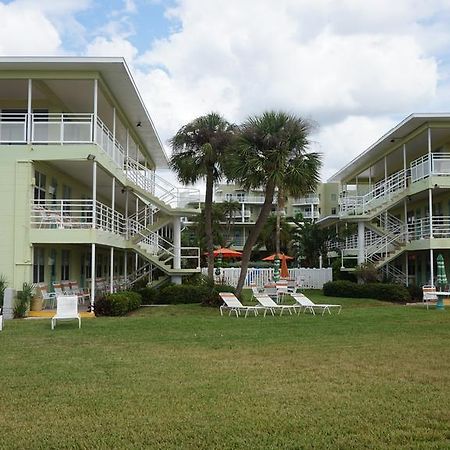 Tropic Terrace Of Treasure Island Hotel St. Pete Beach Bagian luar foto